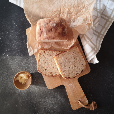 Chleb z cebulą duży 750g Chleb z cebulą duży 750g